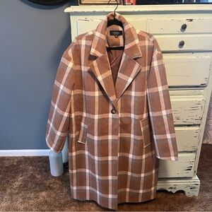 CoffeeShop Brown and Cream Checkered Trench Coat. Women’s size XXL.
